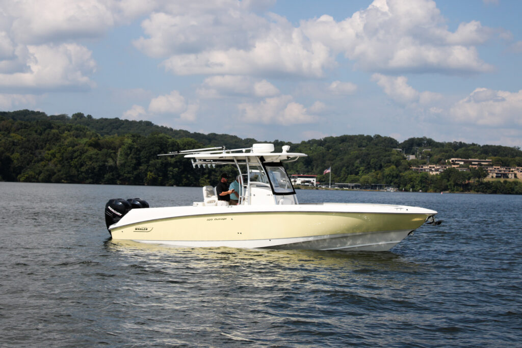 2007 Boston Whaler 32 Outrage