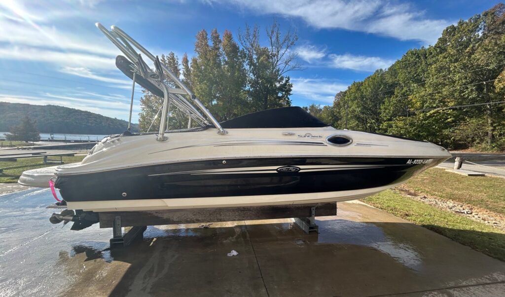 2008 Sea Ray 240SD 1 Starboard Profile