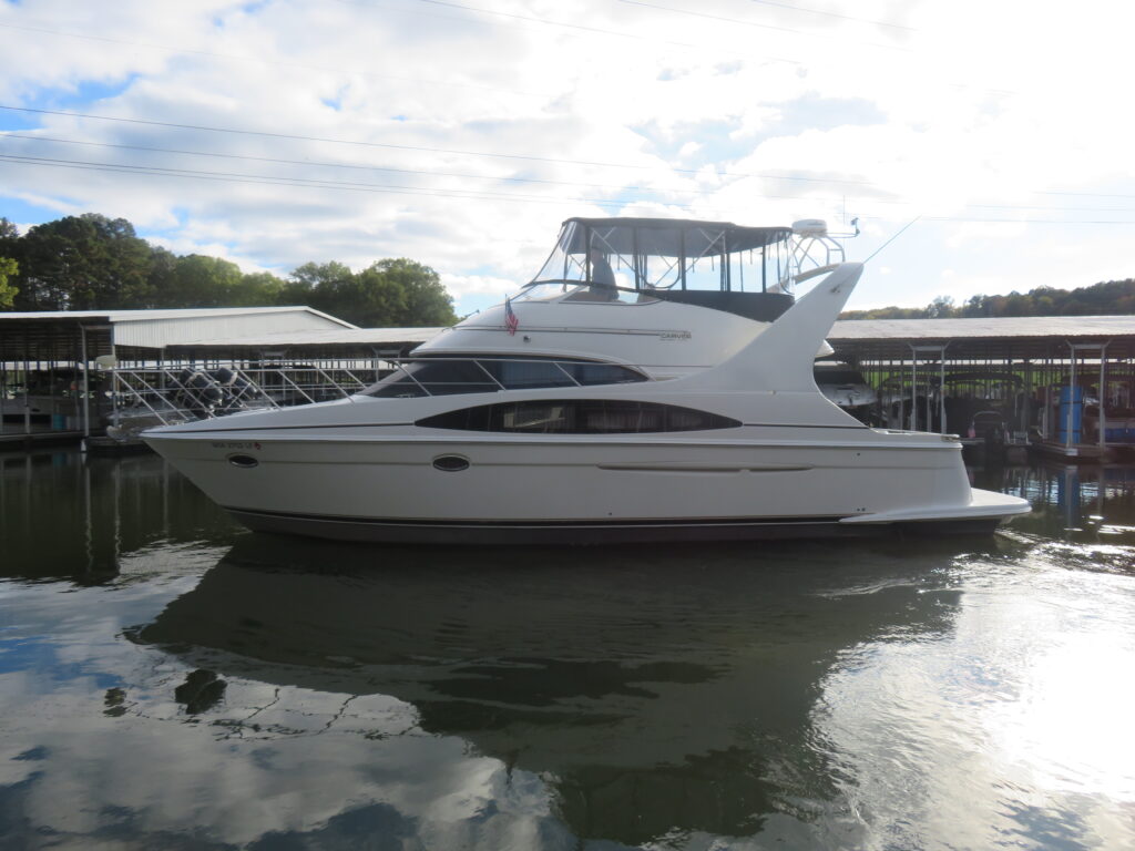 2004 Carver 420 Mariner 1 profile